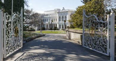 Экскурсии в Крестовоздвиженский храм из Прибрежного 2025